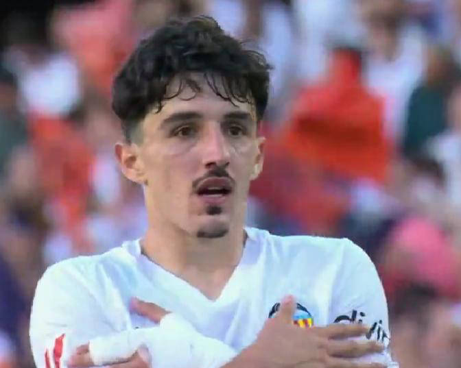 西甲局势紧张!瓦伦西亚1-1战平后有望保级,降级竞争激烈